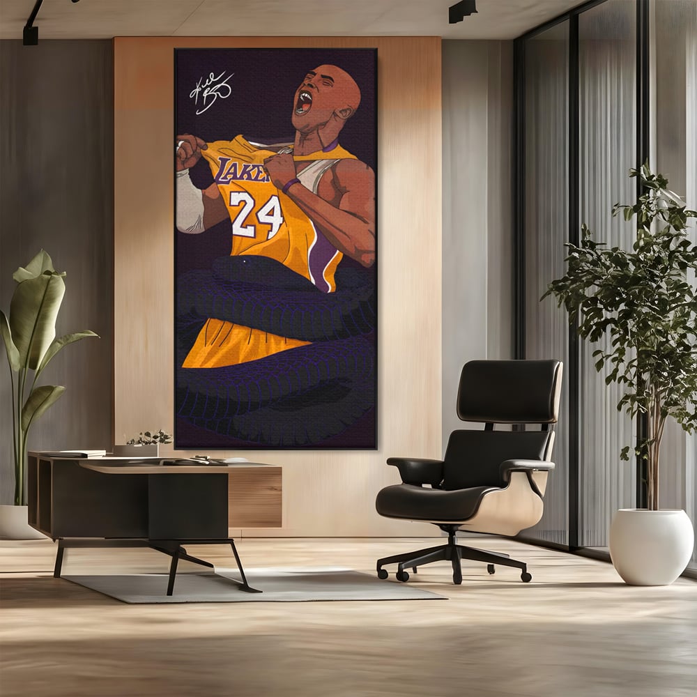 Tablou canvas cu ilustratie digitala portret kobe bryant, in rama de aluminiu negru, pe perete intr-un birou